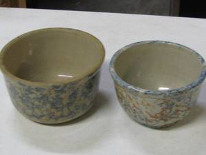 lot 8 image: Red Wing Sponge Ware Crock Bowls