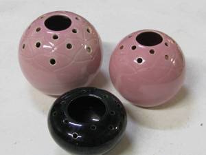 lot 29 image: Rosemeade Pottery