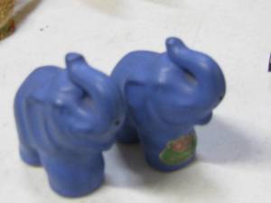 lot 32 image: Rosemeade Pottery Elephant sp