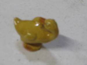 lot 38 image: Rosemeade Pottery Yellow Duck