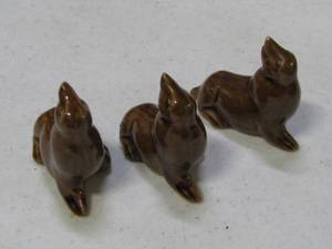 lot 39 image: Rosemeade Pottery seals
