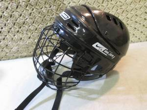 lot 4 image: Bauer Hockey Helmet  CSB...