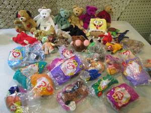 lot 12 image: Large Lot of TY Beanie Babies  F-0...