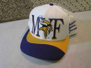 lot 23 image: Minnesota Vikings Embroidered Cap N...