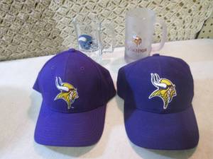 lot 26 image: 2 Minnesota Vikings Mugs and 2 Caps...