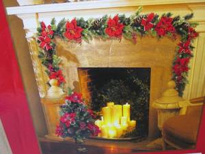 lot 28 image: Matching Christmas Tree & Garland D...
