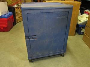 lot 32 image: Tool Source Rolling Tool Cabinet 26...