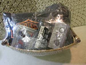 lot 34 image: Harley Davidson Gift Basket New  F-...