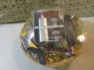 lot 36 image: Wine Drinkers Gift Basket New  CS...