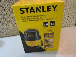 lot 90 image: Stanley Power 12V DC WetDry Vacuum...