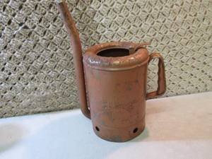 lot 96 image: Vintage Metal 1 Gallon Swingspout L...