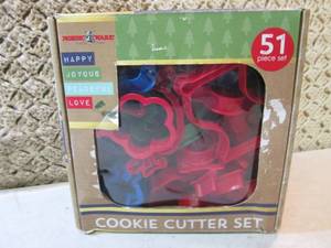 lot 99 image: 51pc Cookie Cutter Set  F-0...