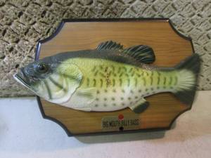 lot 102 image: Big Mouth Billy Bass Works  RM1...