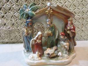 lot 111 image: Nice Ceramic Nativity Scene Figure ...