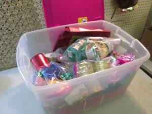 lot 126 image: Tote with Lid Full of Ribbon Etc.  ...