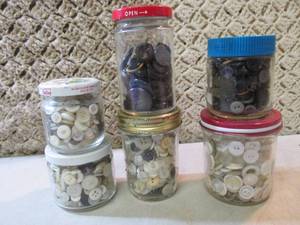 lot 129 image: 6 Jars Full of Assorted Buttons  RM...