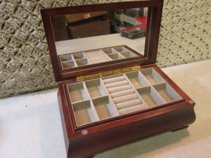 lot 138 image: Wood Jewelry Box  RM3...