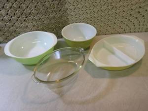 lot 148 image: Assorted Pyrex  EW3...