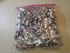 lot 173 image: Bag of Milky Way Mini Candy Bars 2 ...