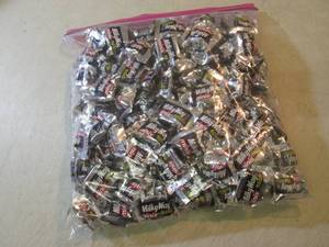 lot 174 image: Bag of Milky Way Mini Candy Bars 2 ...