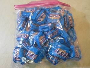 lot 177 image: Bag of Snickers Crispers Fun Size C...