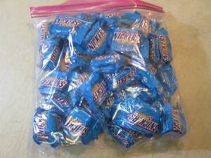 lot 178 image: Bag of Snickers Crispers Fun Size C...