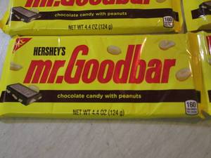 lot 183 image: 6 X-Large Hersheys Mr Goodbar Candy...