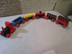 lot 85 image: Handmade Wood Train Set  D-2...