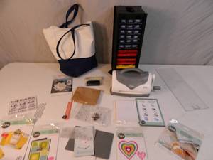 lot 34 image: Sizzix Die Cut Craft Machine and Assorted Dies
