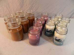 lot 47 image: 15 New Candles