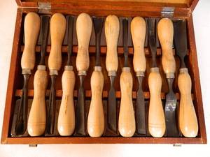 lot 67 image: 12 Piece Wood Turning Chisel Set