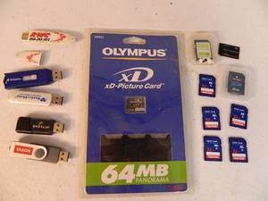 lot 98 image: Assorted Memory Sticks and Memory Cards