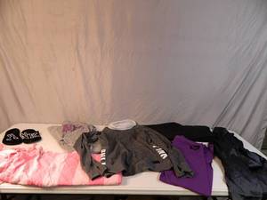 lot 112 image: Victorias Secret Items