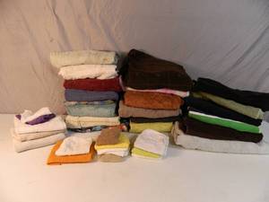 lot 113 image: 35 Towels
