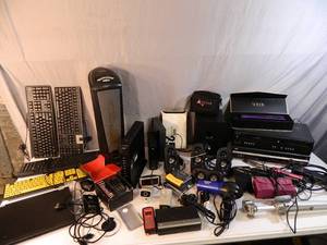 lot 118 image: Assorted Electronics