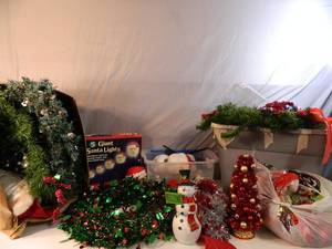 lot 125 image: Large Lot of Christmas Decor