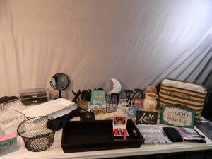 lot 132 image: Home Decor and More