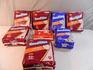 lot 140 image: Diapers  Underpants