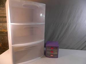 lot 146 image: 3 Drawer Organizers
