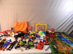 lot 159 image: Dino Play Mat and Toys