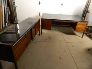 lot 14 image: Glass Top Commercial Office Desk with Credenza