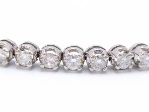 lot 7 image: Gorgeous 3.3 CT Diamond Estate Tennis Bracelet in 14k White Gold
