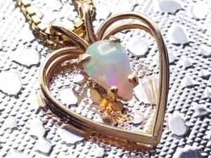 lot 26 image: Beautiful Opal Estate Necklace in 14k Italian Gold