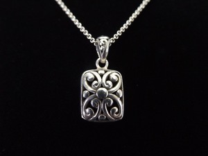 .925 Sterling Silver Scrolled Clover Pendant Necklace