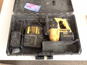 lot 126 image: DeWalt 24V SDS Hammer DC223, Battery, Charger, Case