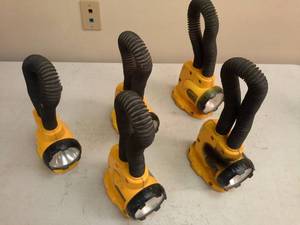 lot 128 image: Lot of (5) DeWalt 18VDC Cordless Rechargable Light DW919