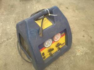 lot 504 image: 2003 Ritchie Yellow Jacket Refrigerant Recovery System R60a Universal Oil Less