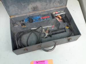 lot 546 image: Bosch Roto-Hammer, Case
