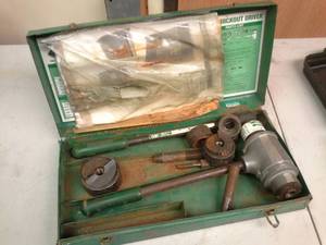 lot 551 image: Greenlee Ratchet Knockout Punch Set 1906SB, Metal Case