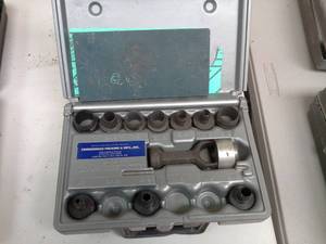 lot 553 image: Zimmerman Packaging & Mfg, Inc. 14-Piece Spearhead 130 Power Punch MAXiSET